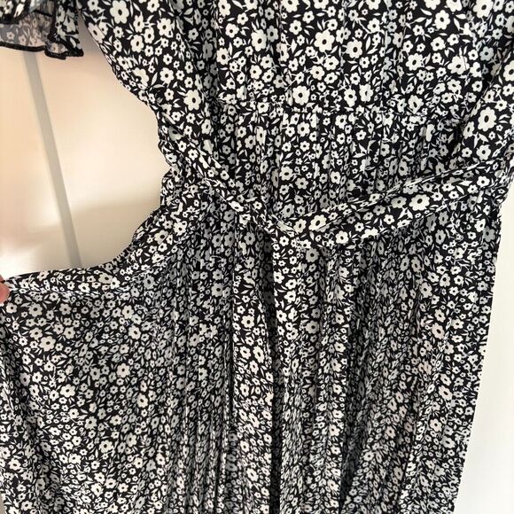 Women’s Black Floral Pleated Midi Dress V-Neck Puff Sleeve Size L New - Picture 11 of 12